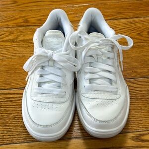 Reebok Ortholite white leather men’s low top sneakers.  Size 8 1/2.